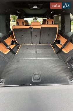 Позашляховик / Кросовер BMW X7 2022 в 