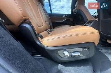 Позашляховик / Кросовер BMW X7 2022 в 