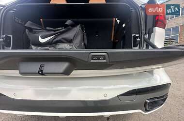 Позашляховик / Кросовер BMW X7 2022 в 
