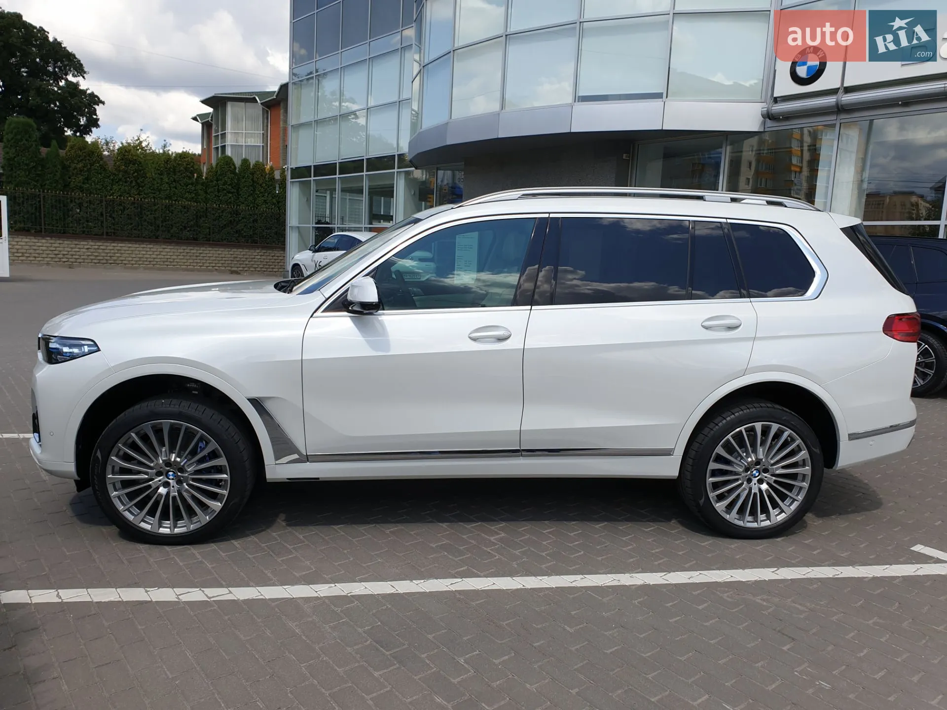 2021 BMW X7 - фото 1