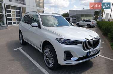 Позашляховик / Кросовер BMW X7 2021 в 