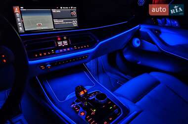 Позашляховик / Кросовер BMW X7 2021 в 