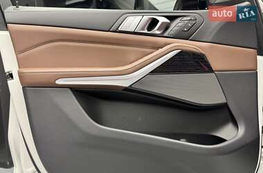 Позашляховик / Кросовер BMW X7 2020 в 