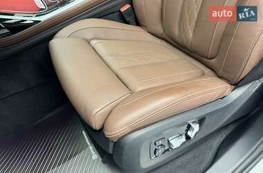 Позашляховик / Кросовер BMW X7 2020 в 