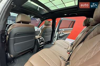 Позашляховик / Кросовер BMW X7 2020 в 