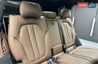 Позашляховик / Кросовер BMW X7 2020 в 