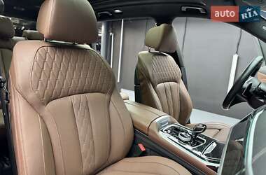Позашляховик / Кросовер BMW X7 2020 в 