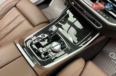Позашляховик / Кросовер BMW X7 2020 в 