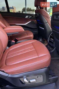Внедорожник / Кроссовер BMW X7 2022 в 