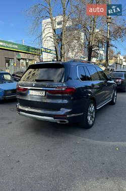 Внедорожник / Кроссовер BMW X7 2020 в 