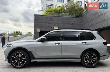 Позашляховик / Кросовер BMW X7 2022 в 