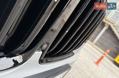 Позашляховик / Кросовер BMW X7 2022 в 