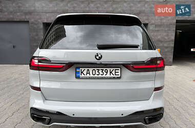 Позашляховик / Кросовер BMW X7 2022 в 