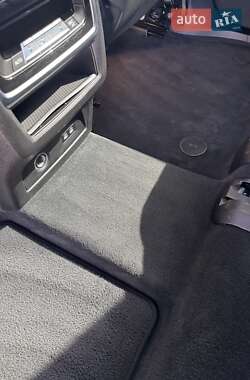 Внедорожник / Кроссовер BMW X7 2020 в 