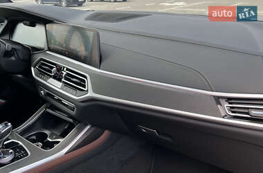 Позашляховик / Кросовер BMW X7 2022 в 