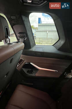 Позашляховик / Кросовер BMW X7 2022 в 