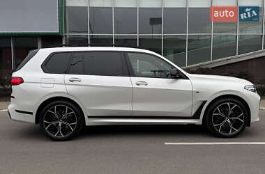 Позашляховик / Кросовер BMW X7 2020 в 