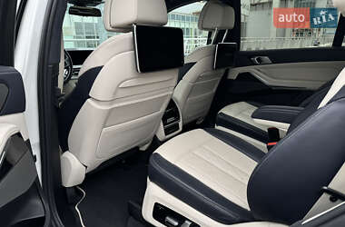 Позашляховик / Кросовер BMW X7 2020 в 