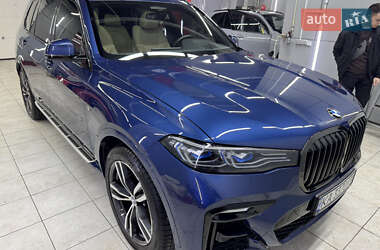 Позашляховик / Кросовер BMW X7 2022 в 