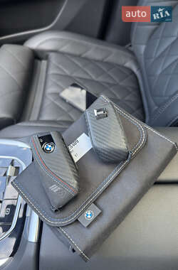 Позашляховик / Кросовер BMW X7 2023 в 
