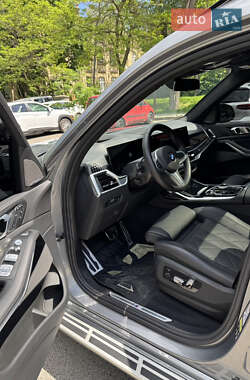 Позашляховик / Кросовер BMW X7 2023 в 
