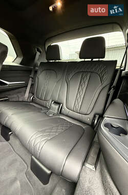 Позашляховик / Кросовер BMW X7 2025 в 