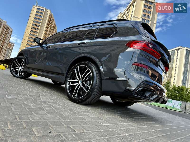 Внедорожник / Кроссовер BMW X7 2021 в Одессе
