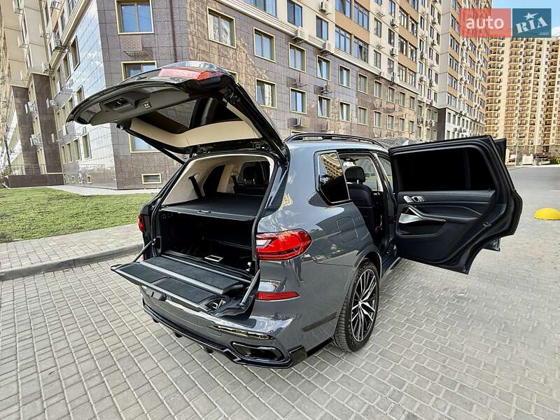 Внедорожник / Кроссовер BMW X7 2021 в Одессе