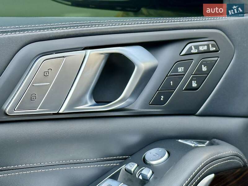 Внедорожник / Кроссовер BMW X7 2021 в Одессе