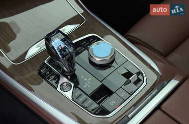 Позашляховик / Кросовер BMW X7 2019 в 