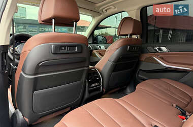 Позашляховик / Кросовер BMW X7 2019 в 