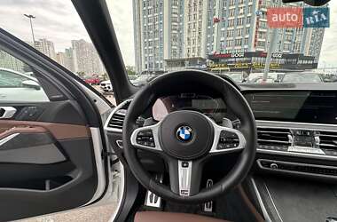 Позашляховик / Кросовер BMW X7 2022 в 