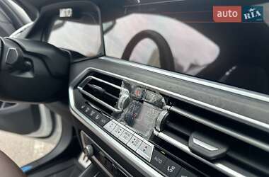 Позашляховик / Кросовер BMW X7 2022 в 