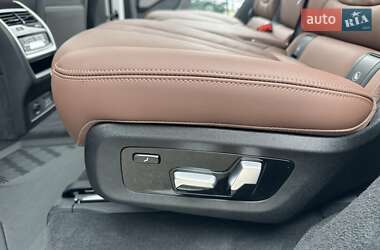 Позашляховик / Кросовер BMW X7 2022 в 