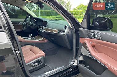 Позашляховик / Кросовер BMW X7 2019 в 
