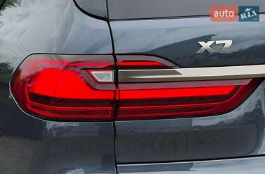 Позашляховик / Кросовер BMW X7 2020 в 