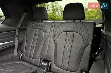Позашляховик / Кросовер BMW X7 2020 в 