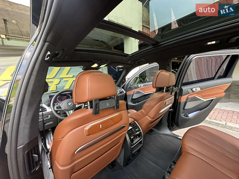 Внедорожник / Кроссовер BMW X7 2024 в Киеве