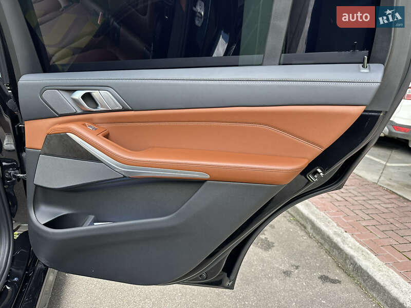 Внедорожник / Кроссовер BMW X7 2024 в Киеве