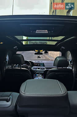 Внедорожник / Кроссовер BMW X7 2021 в 