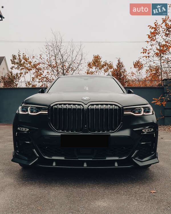 Внедорожник / Кроссовер BMW X7 2021 в 