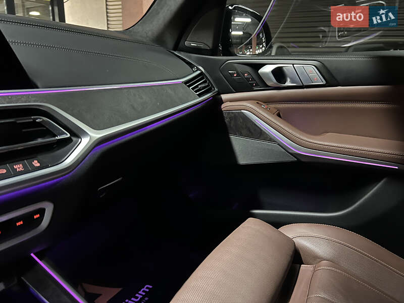 Позашляховик / Кросовер BMW X7 2021 в Києві
