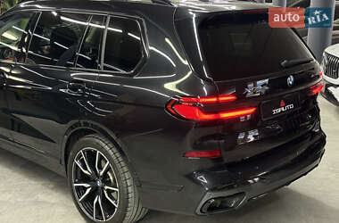 Внедорожник / Кроссовер BMW X7 2023 в 