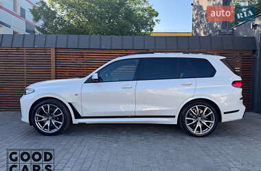 Позашляховик / Кросовер BMW X7 2022 в 