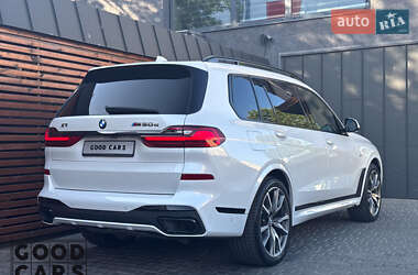 Позашляховик / Кросовер BMW X7 2022 в 