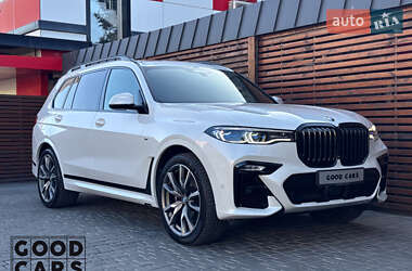 Позашляховик / Кросовер BMW X7 2022 в 