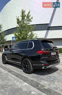 Внедорожник / Кроссовер BMW X7 2019 в 