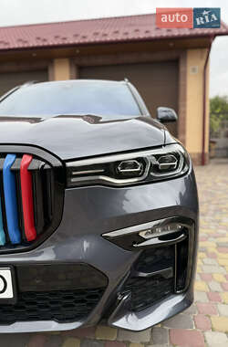 Внедорожник / Кроссовер BMW X7 2021 в 