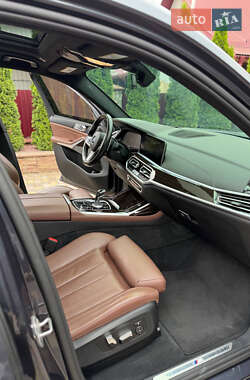 Внедорожник / Кроссовер BMW X7 2021 в 
