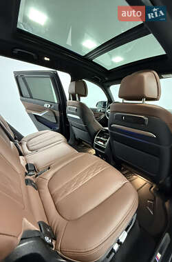 Внедорожник / Кроссовер BMW X7 2024 в 